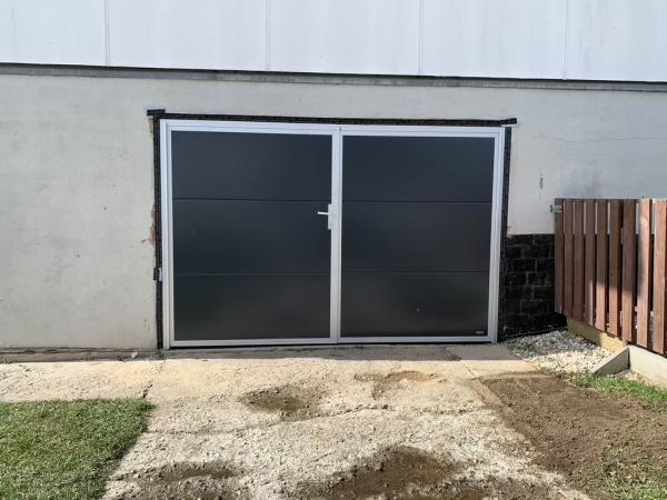 Krídlová garážová brána ETILA WIND | hladký panel | bežné farby